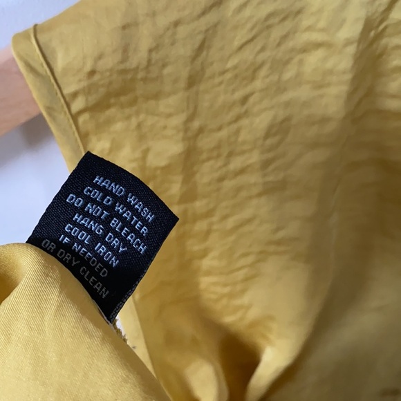 Cynthia Rowley Sleeveless yellow gold ruffled tie waist blouse, Size S - Picture 4 of 6